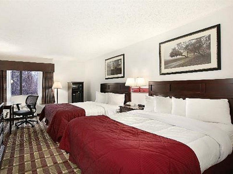 Baymont By Wyndham Boston Heights/Hudson Ξενοδοχείο Εξωτερικό φωτογραφία