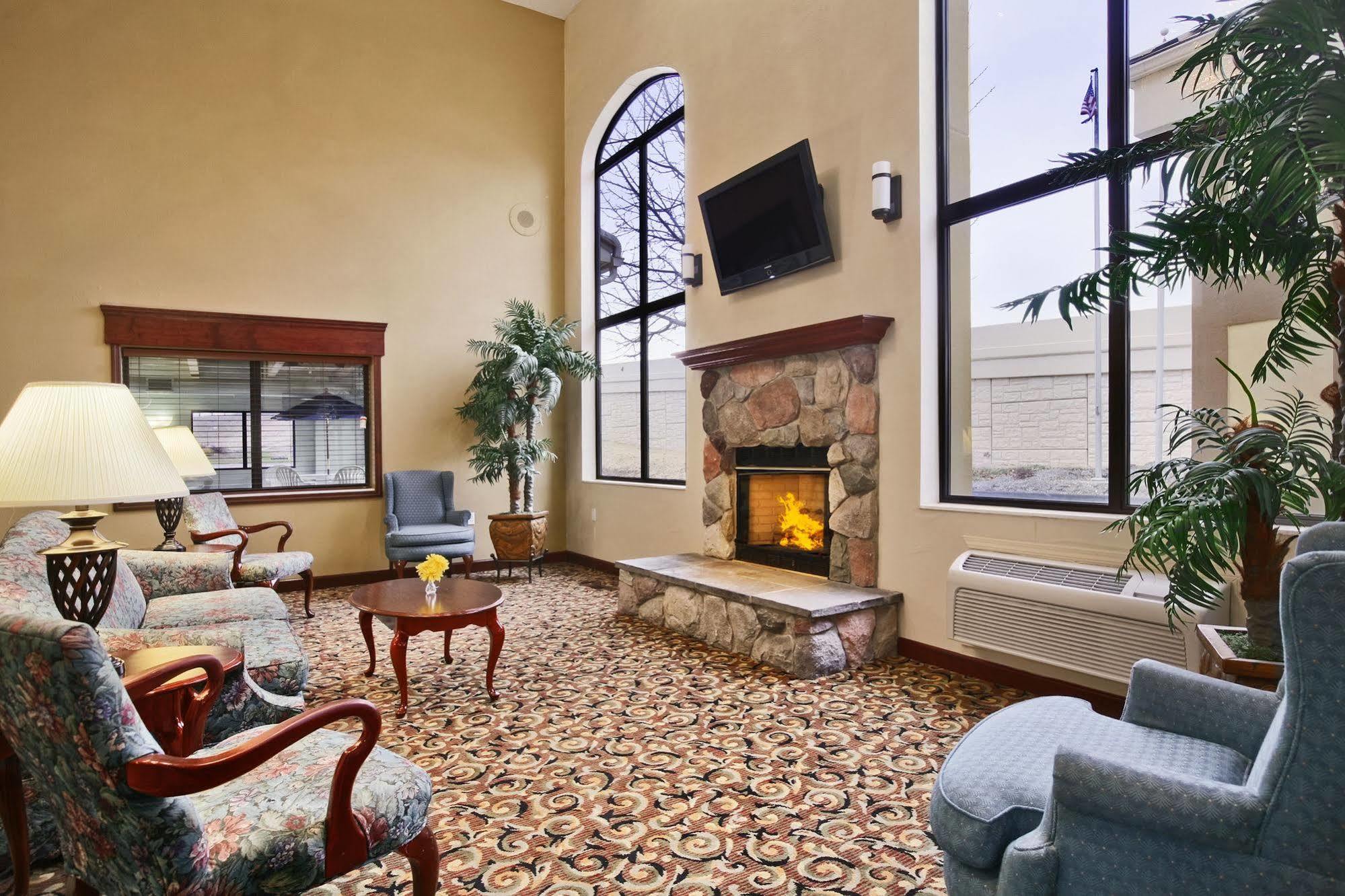 Baymont By Wyndham Boston Heights/Hudson Ξενοδοχείο Εξωτερικό φωτογραφία