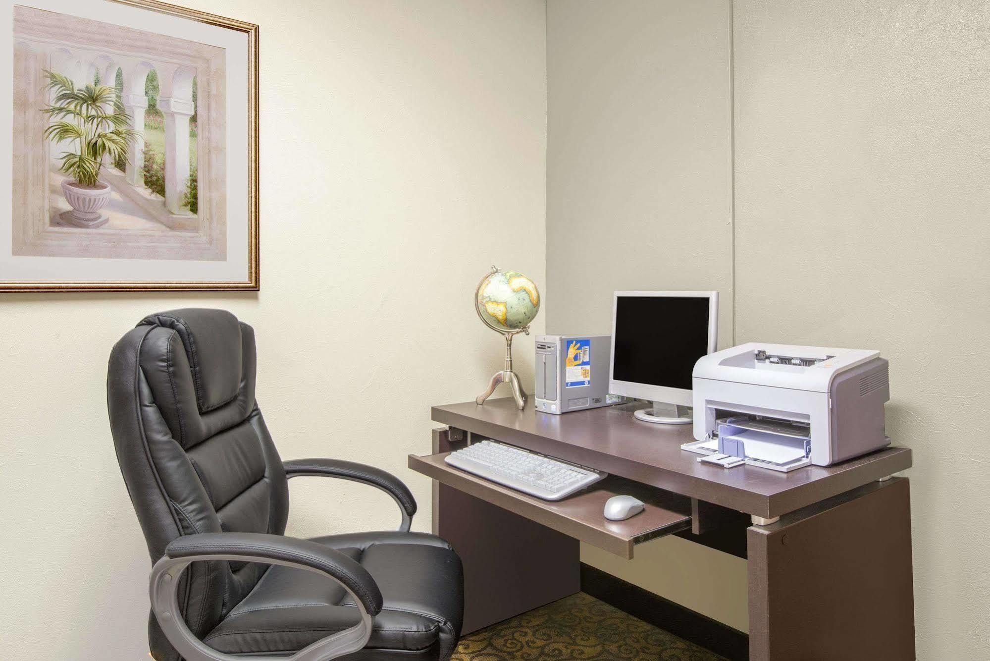 Baymont By Wyndham Boston Heights/Hudson Ξενοδοχείο Εξωτερικό φωτογραφία